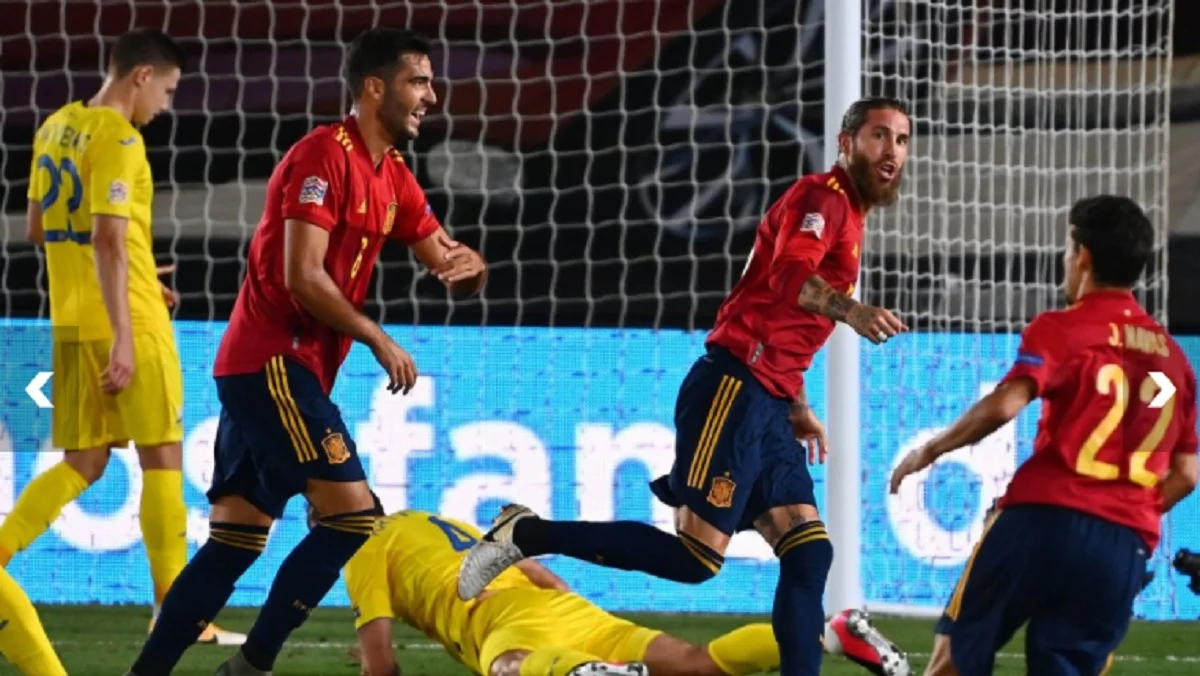 Рамос забивает в ворота Украины / Фото AS