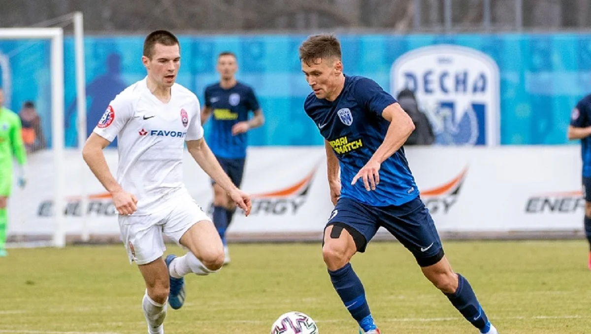 Филиппов противостоит Михайличенко / Сайт Десны