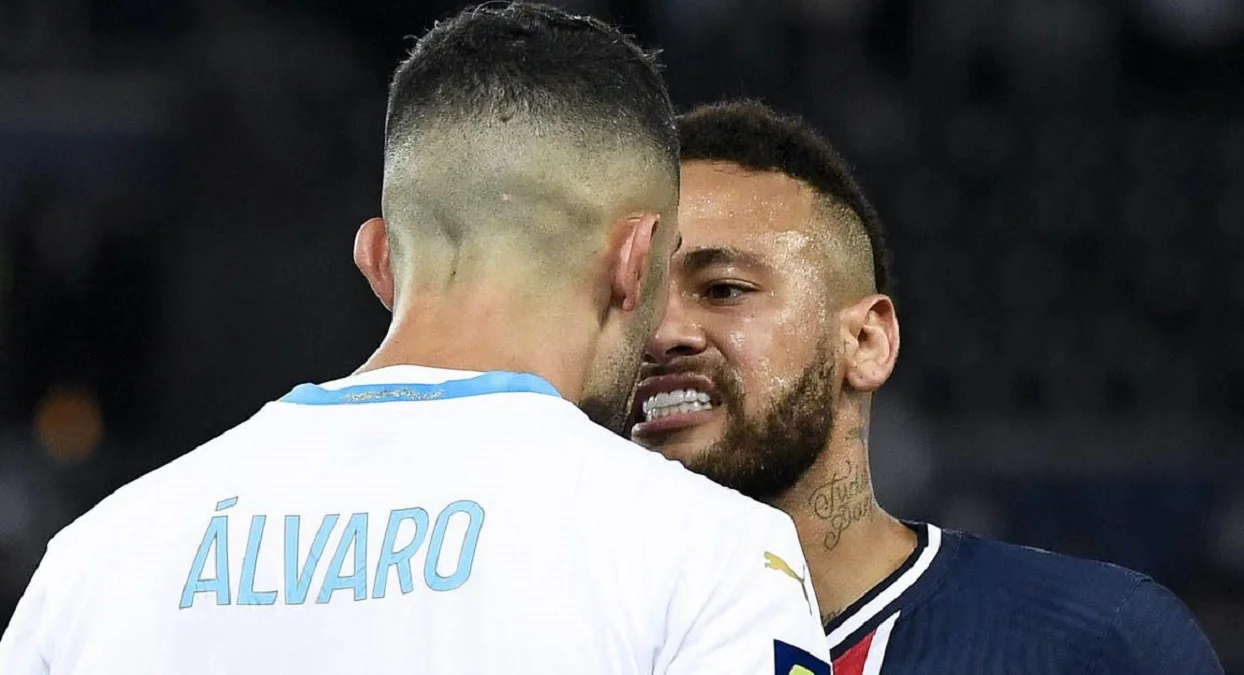 Альваро Гонсалес и Неймар / Getty Images