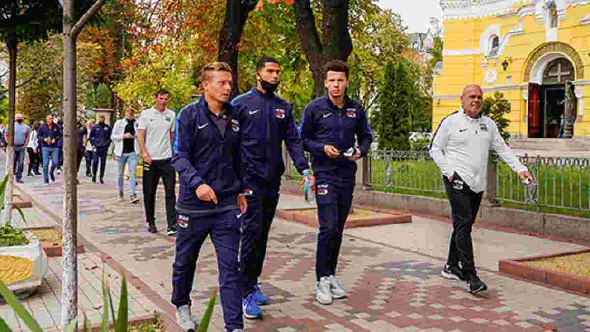 Динамо – АЗ: нідерландці, попри загрозу коронавірусу, прогулялись Києвом перед матчем Ліги чемпіонів
