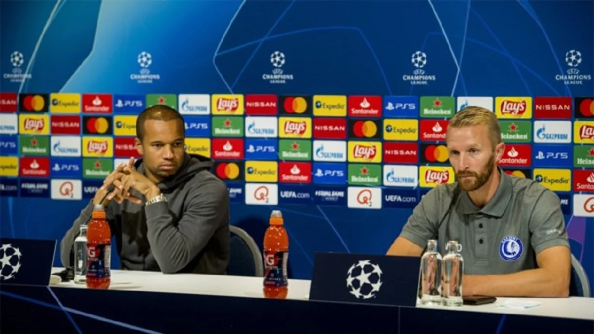 Вим Де Декер на пресс-конференции (справа) / Фото Belga