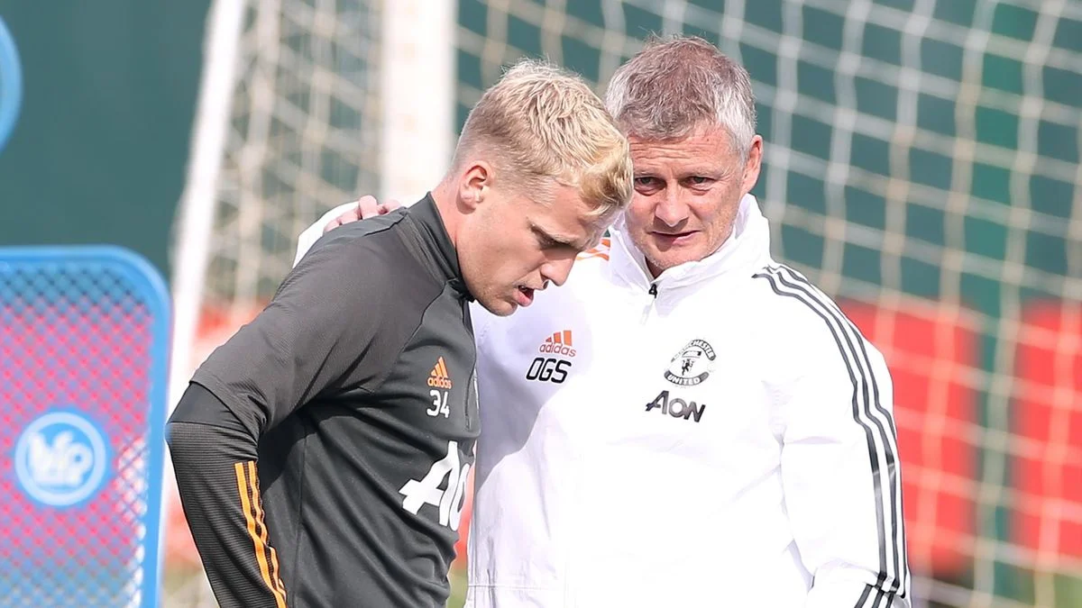 Донні ван де Беек та Уле Гуннар Сульшер / Фото ФК МЮ