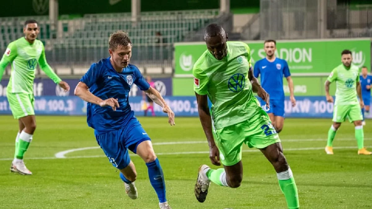 Гравці Десни проти Вольфсбурга / Сайт чернігівського клубу