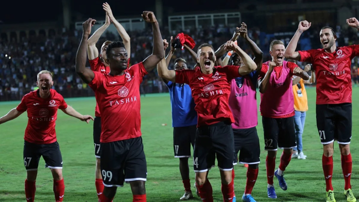 Гравці Арарат-Вірменія святкують вихід до наступного раунду Ліги Європи / фото: Арарат-Вірменія