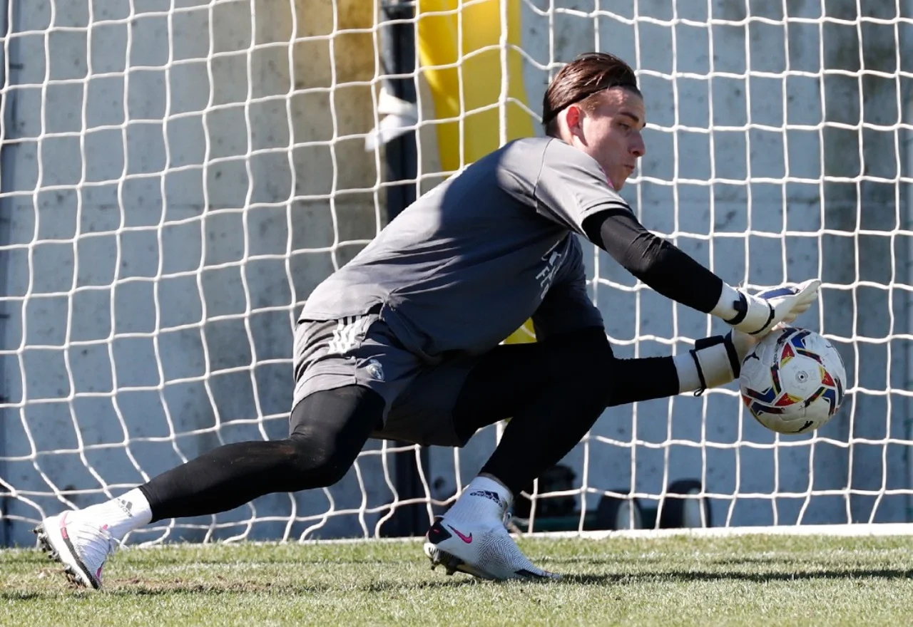 Лунін чекає свого шансу