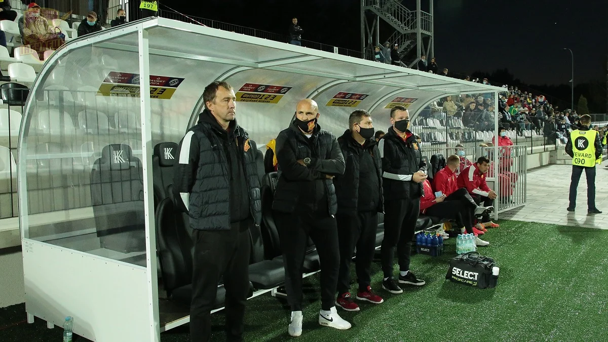 Сергей Лавриненко и его тренерский штаб / Сайт Ингульца