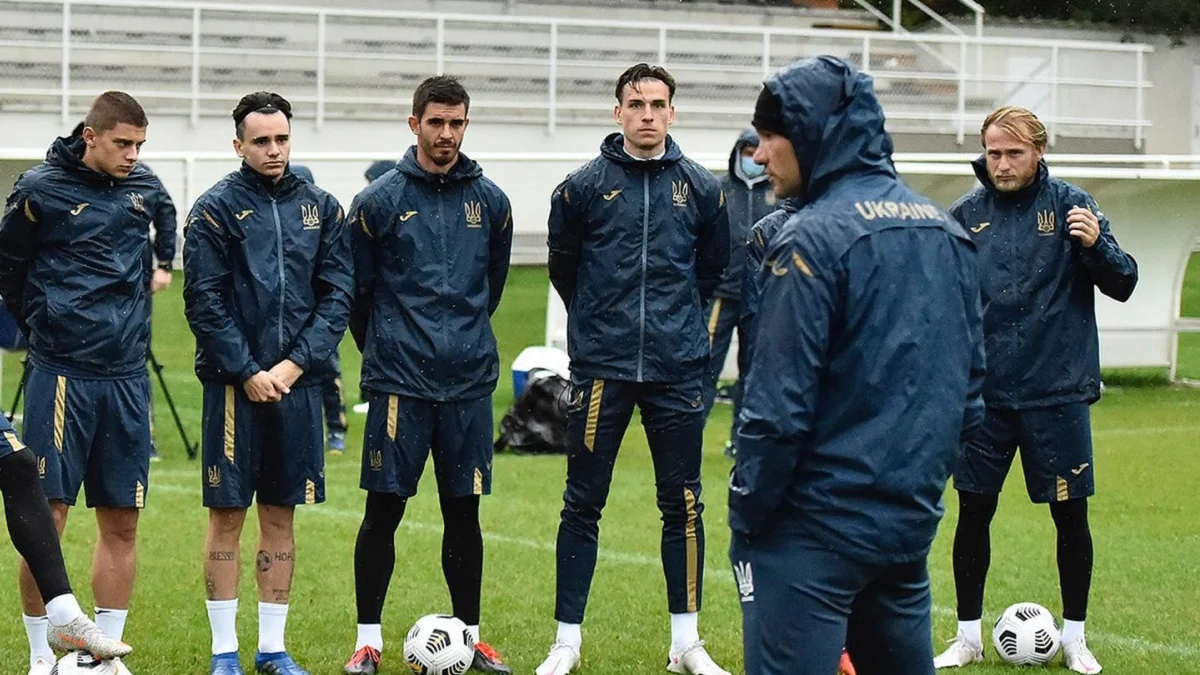 Гравці збірної України на тренуванні / Фото Павла Кубанова, УАФ