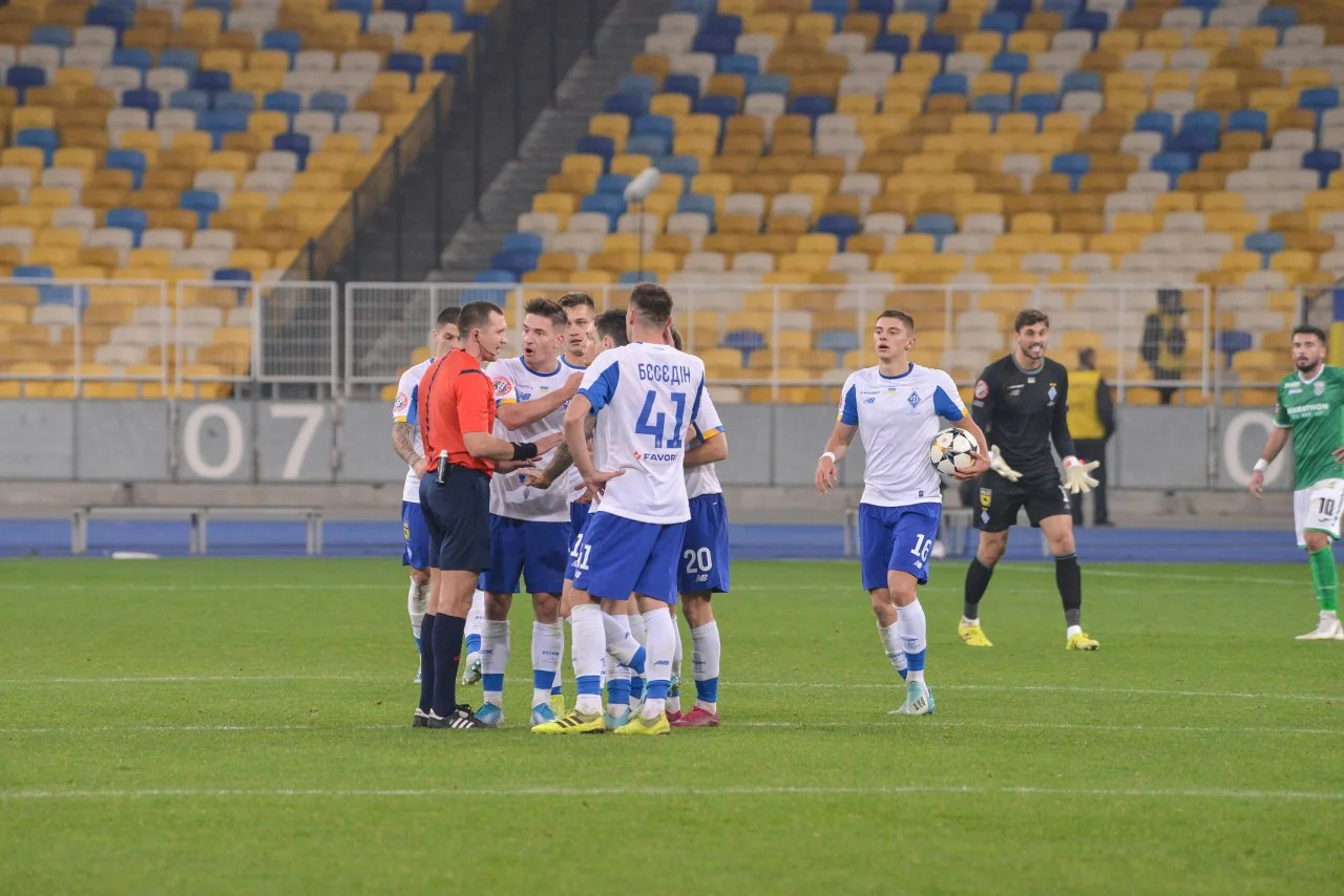 Артем Бєсєдін з партнерами по Динамо / офіційний сайт клубу