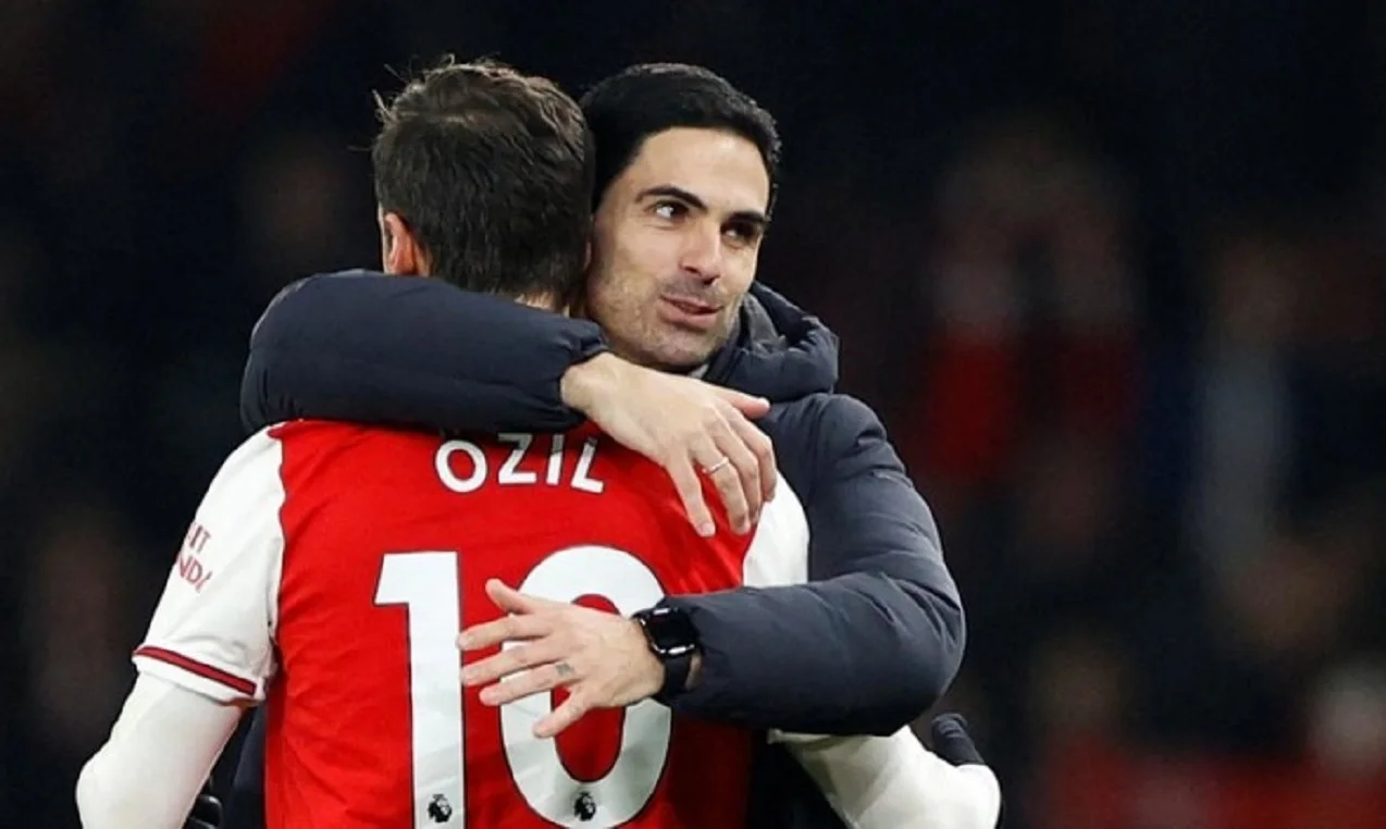 Озіл та Артета / Getty Images