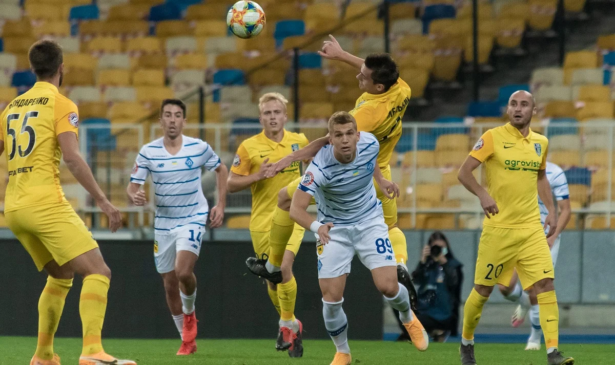 Владислав Супряга (в центрі) / ФК Динамо Київ