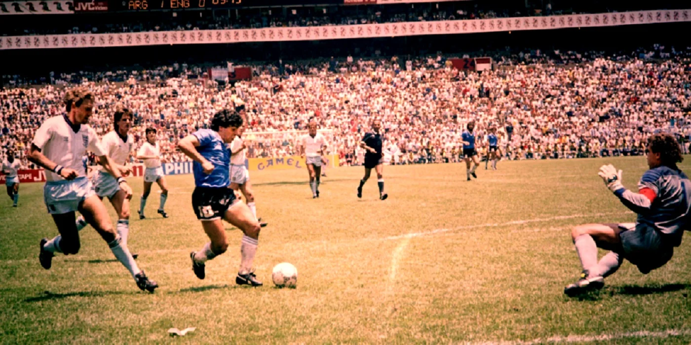 Диего Марадона издевается над Англией на ЧМ-1986 / Getty images