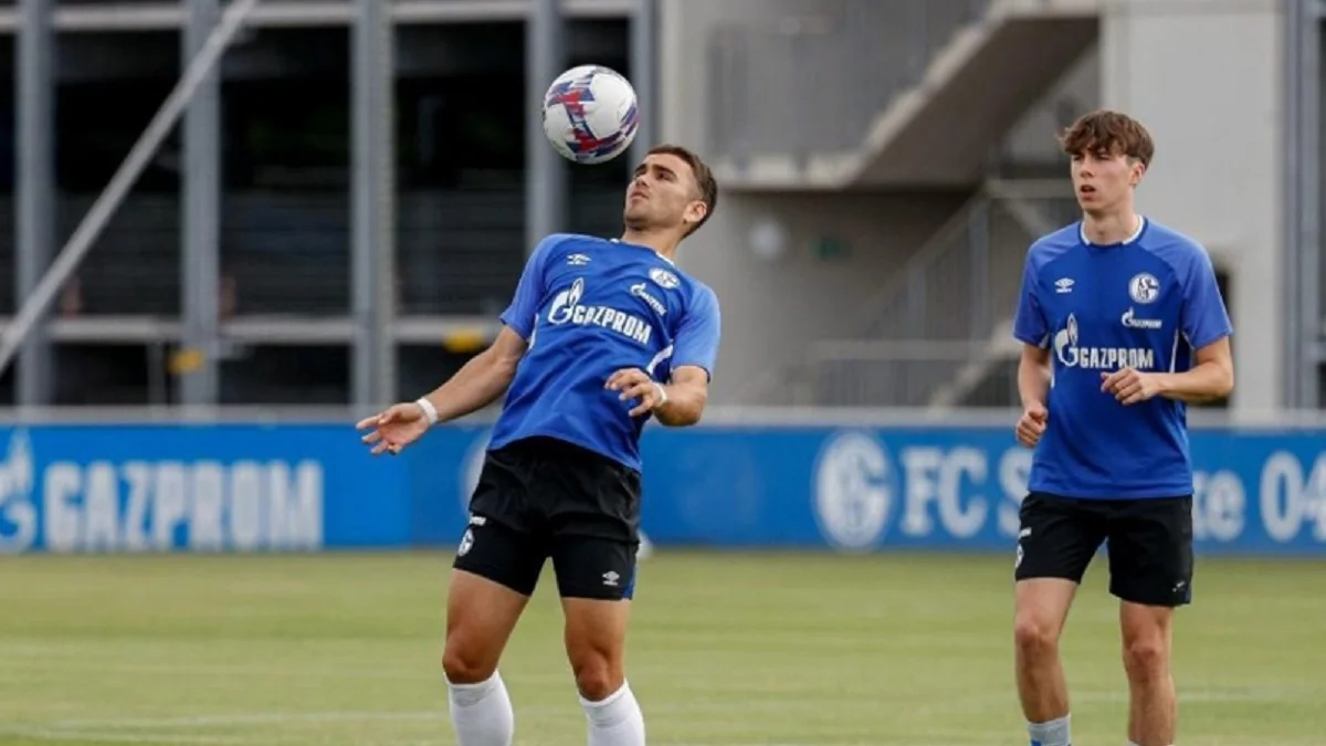 Игаль Брук (с мячом) / Getty Images