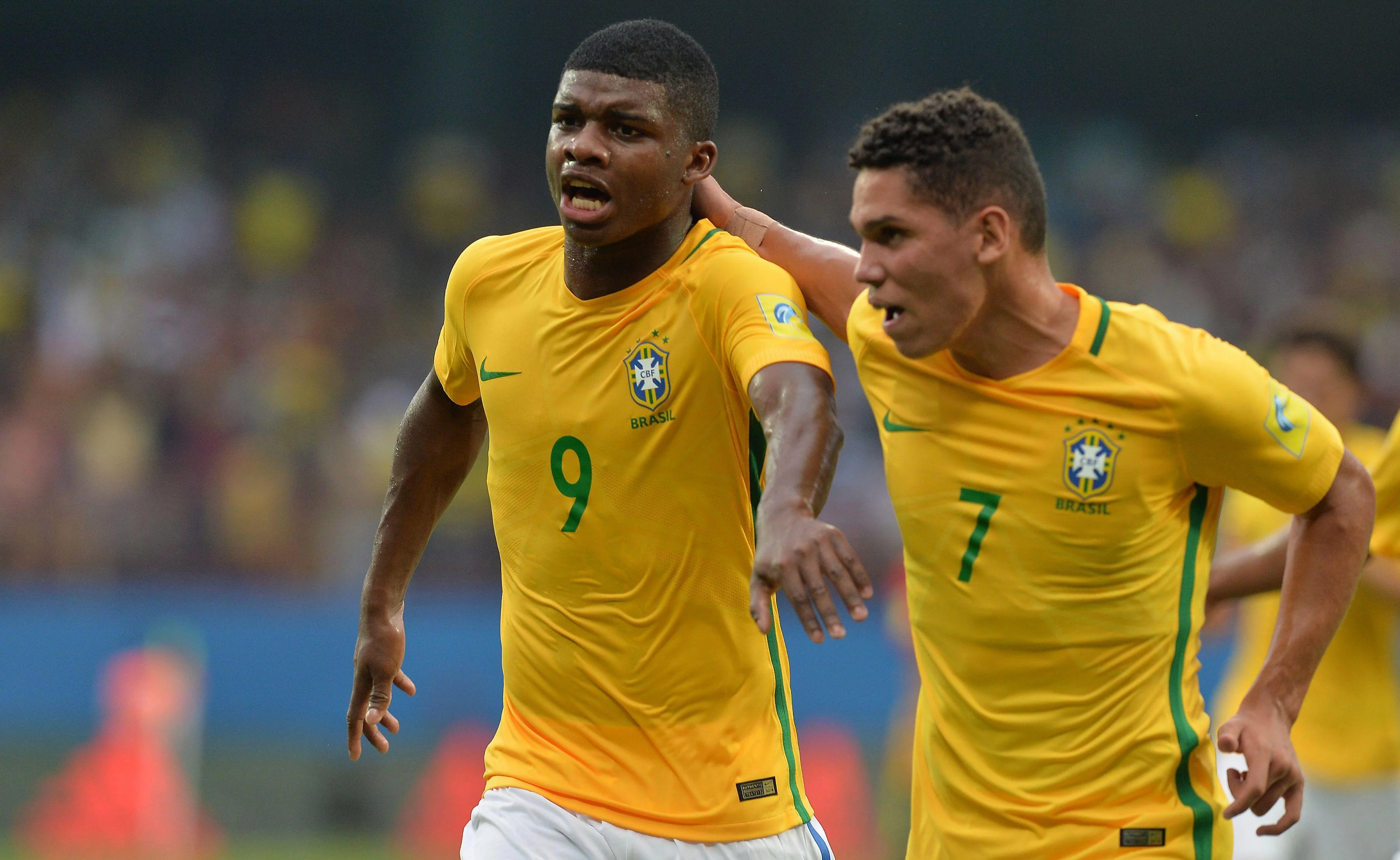 Лінкольн (ліворуч) перейде в Динамо після результативної гри за молодіжні збірні Бразилії?