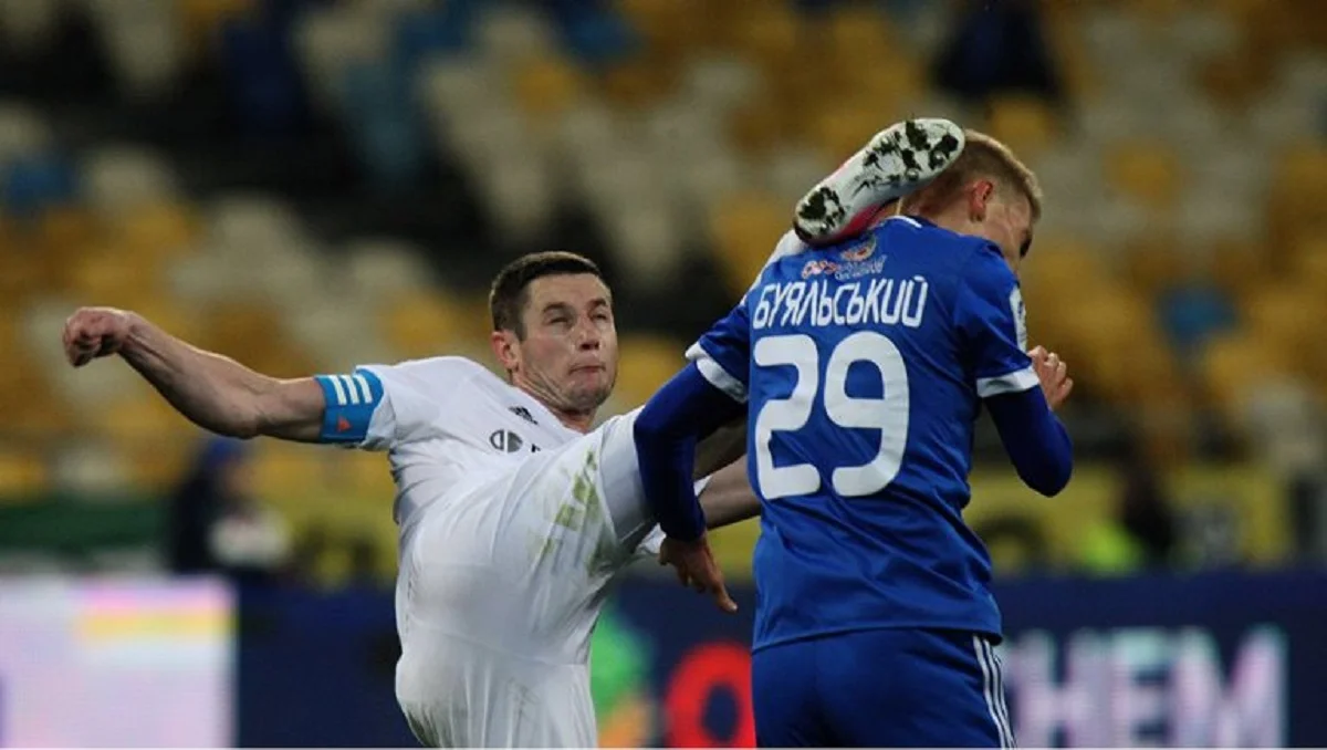 Чеснаков против Буяльского / Фото М. Бочка