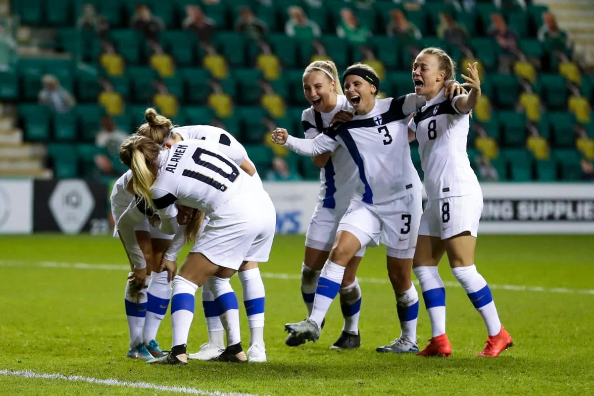 Радість фінок / AOP