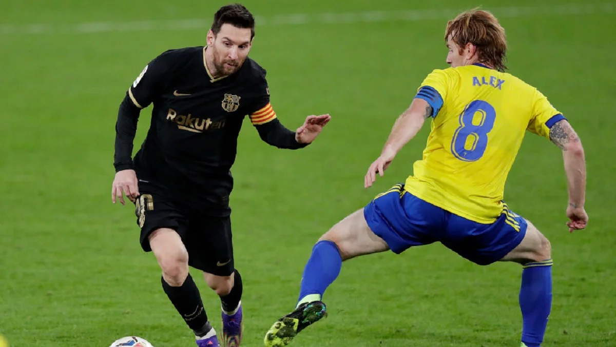 Лионель Месси (слева) / Getty images