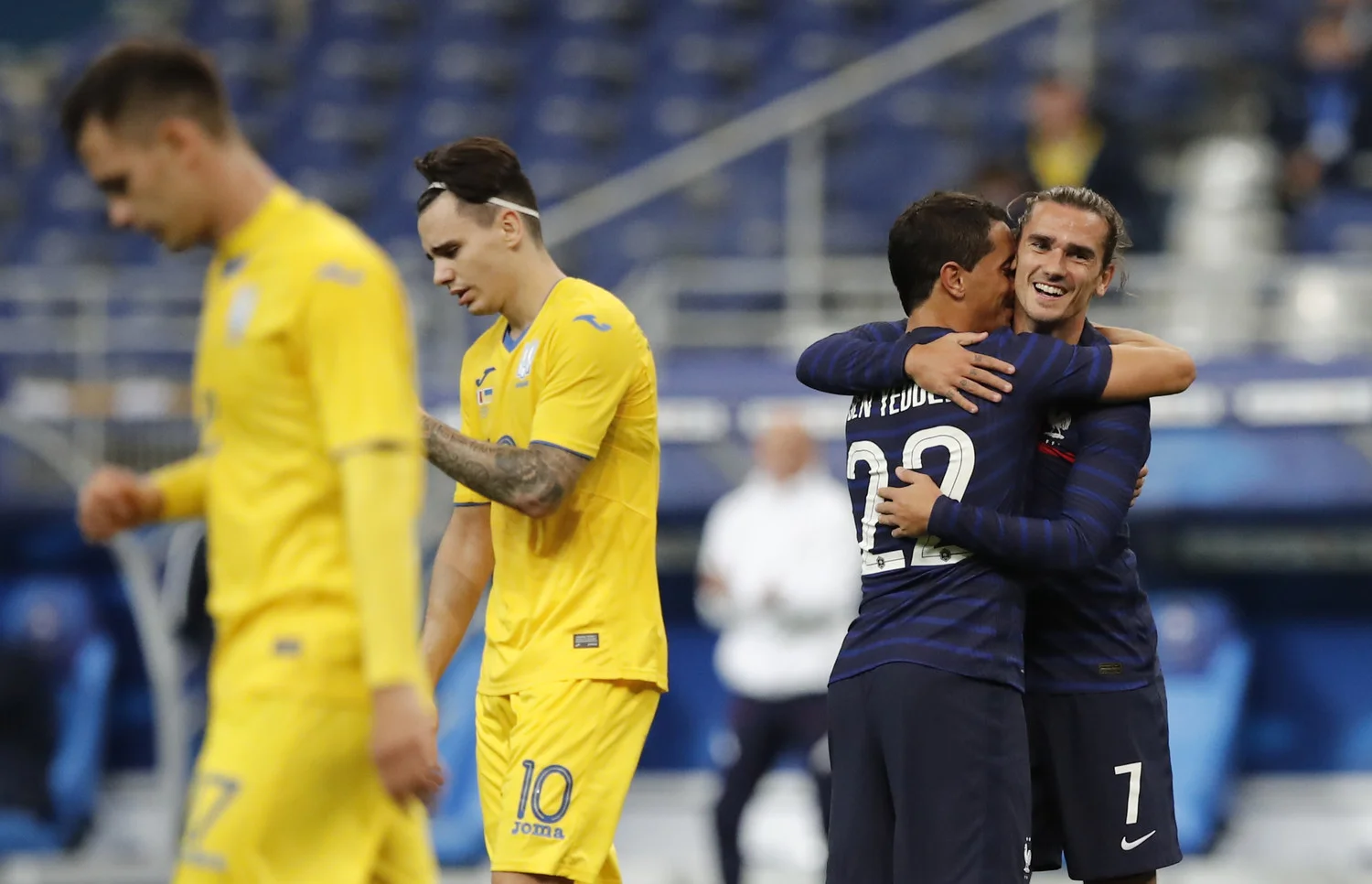 Украина сыграет с Францией после 1:7