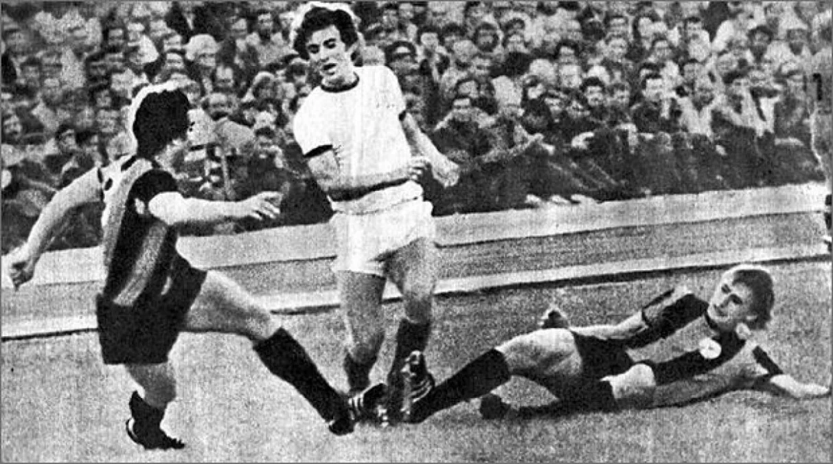 Петро Слободян (у центрі) / фото: ФК Динамо Київ