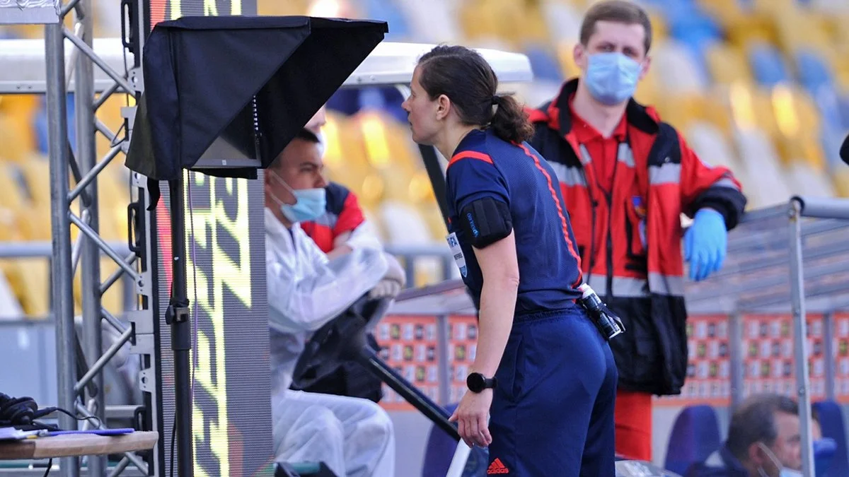 Катерина Монзуль і VAR / Фото з відкритих джерел