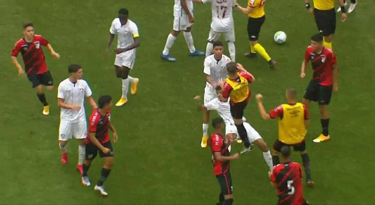 Атлетико Паранаэнсе – Флуминенсе – 1:2