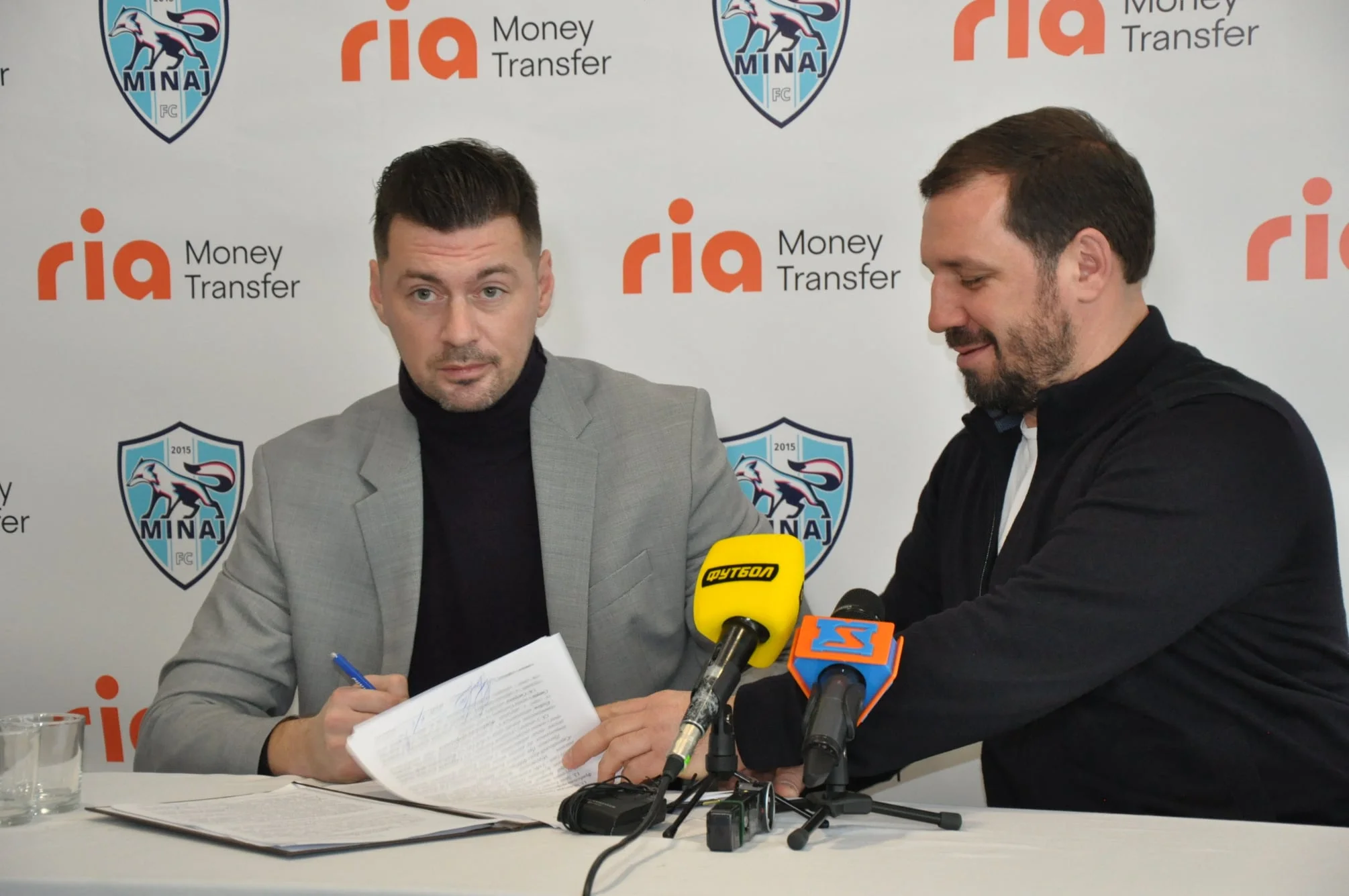 Артем Мілевський (ліворуч) / ФК Минай