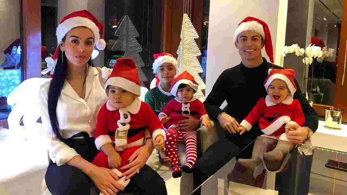 Роналду одел свою семью в помощников Санты – порция рождественского настроения от форварда Ювентуса