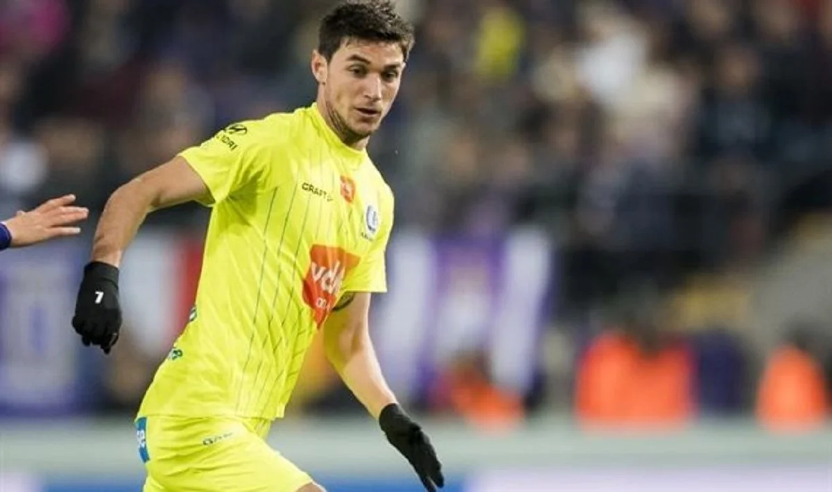 Роман Яремчук отримав червону картку / ФК Гент