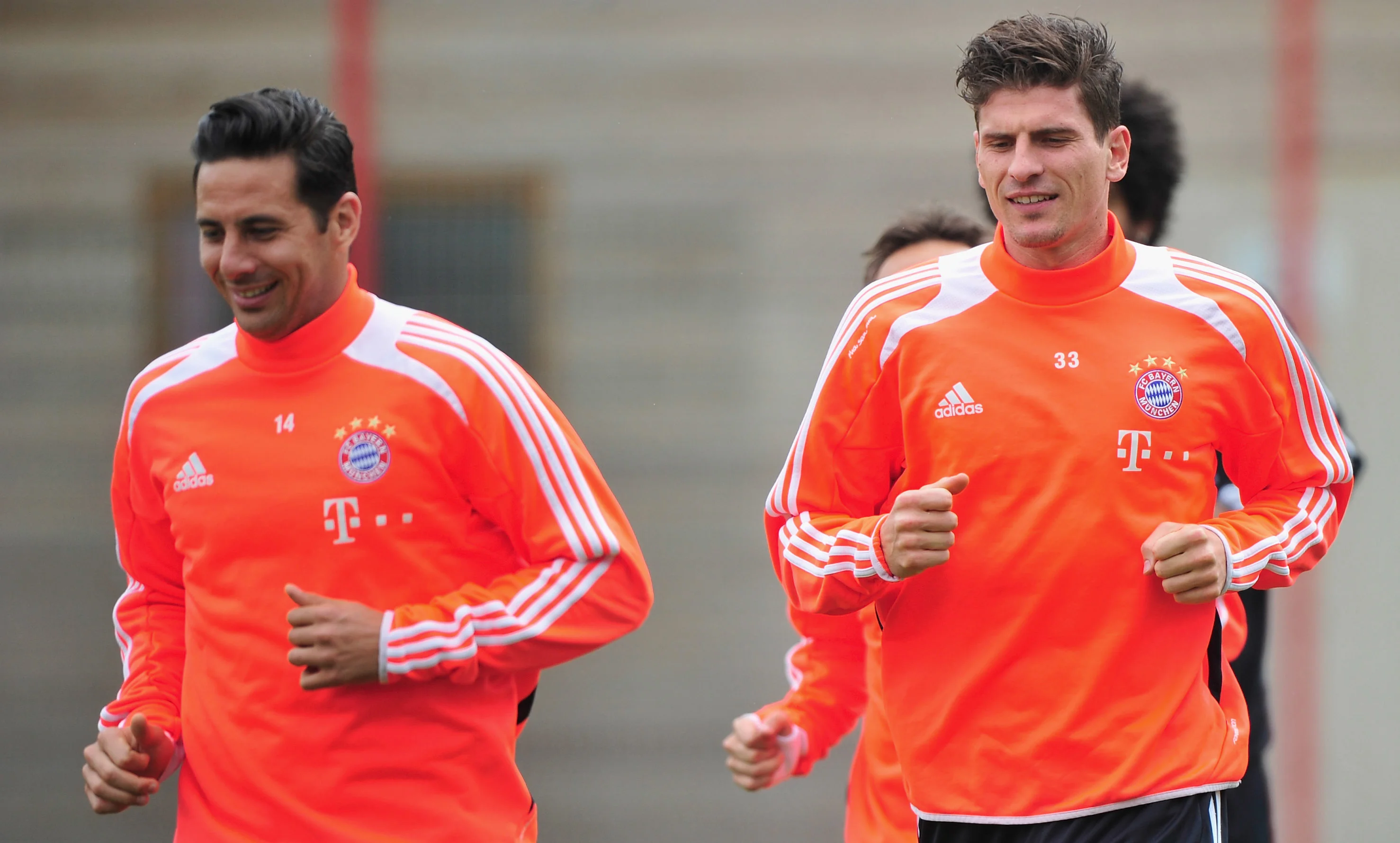 Фото к новости: Рекордсмен Мундіалів, легенди АПЛ і бомбардири Бундесліги – символічна збірна гравців, які завершили кар'єру в 2020 році