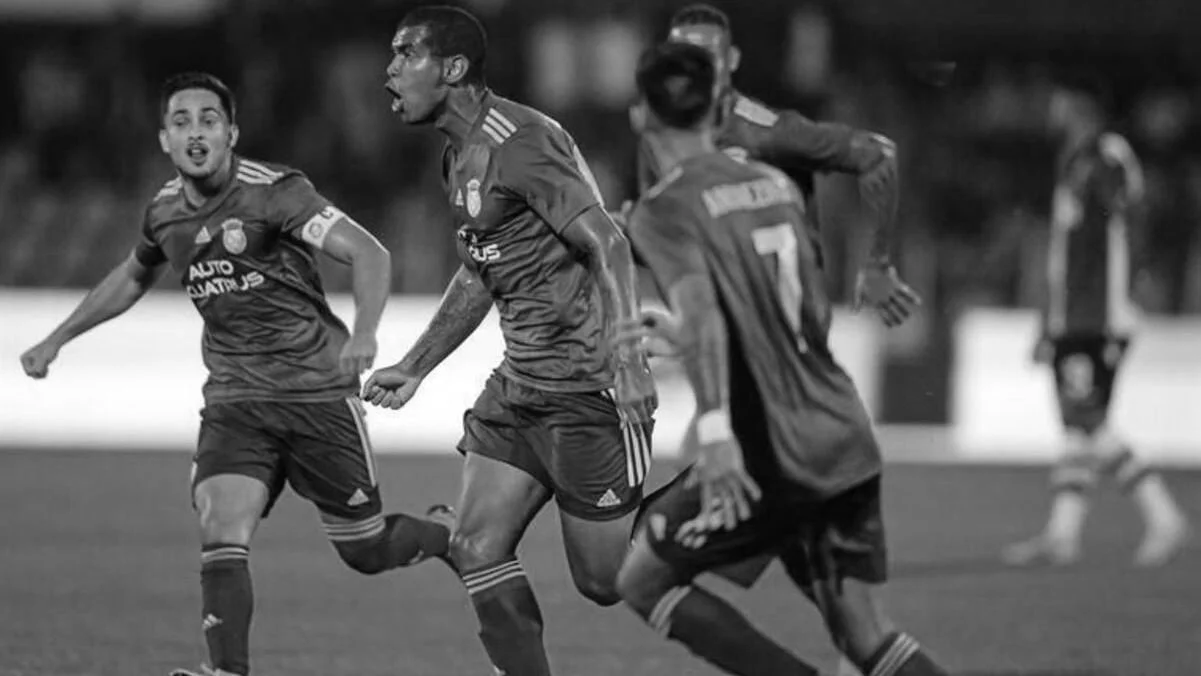 Алекс Аполинарио (в центре) / Global Imagens