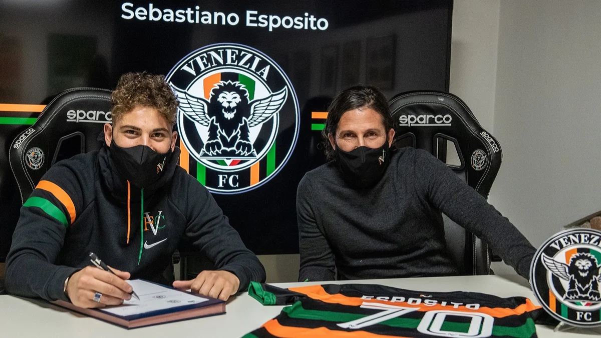 Себастьяно Еспозіто (ліворуч) / Фото ФК Венеція