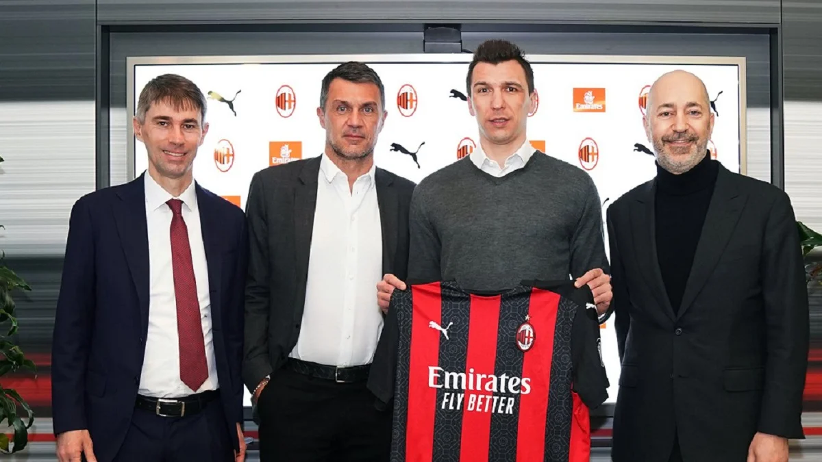 Маріо Манджукіч на презентації / Twitter ФК Мілан