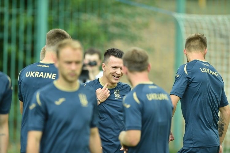 україна