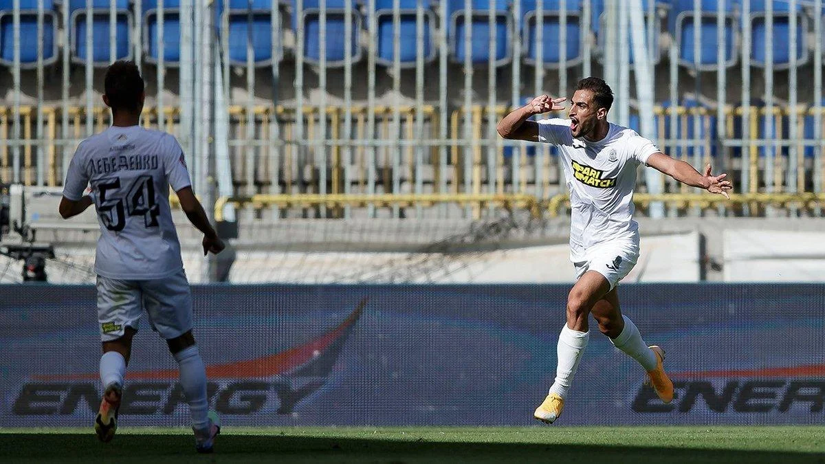 Захедитабар Шахаб (справа) / ФК Олимпик