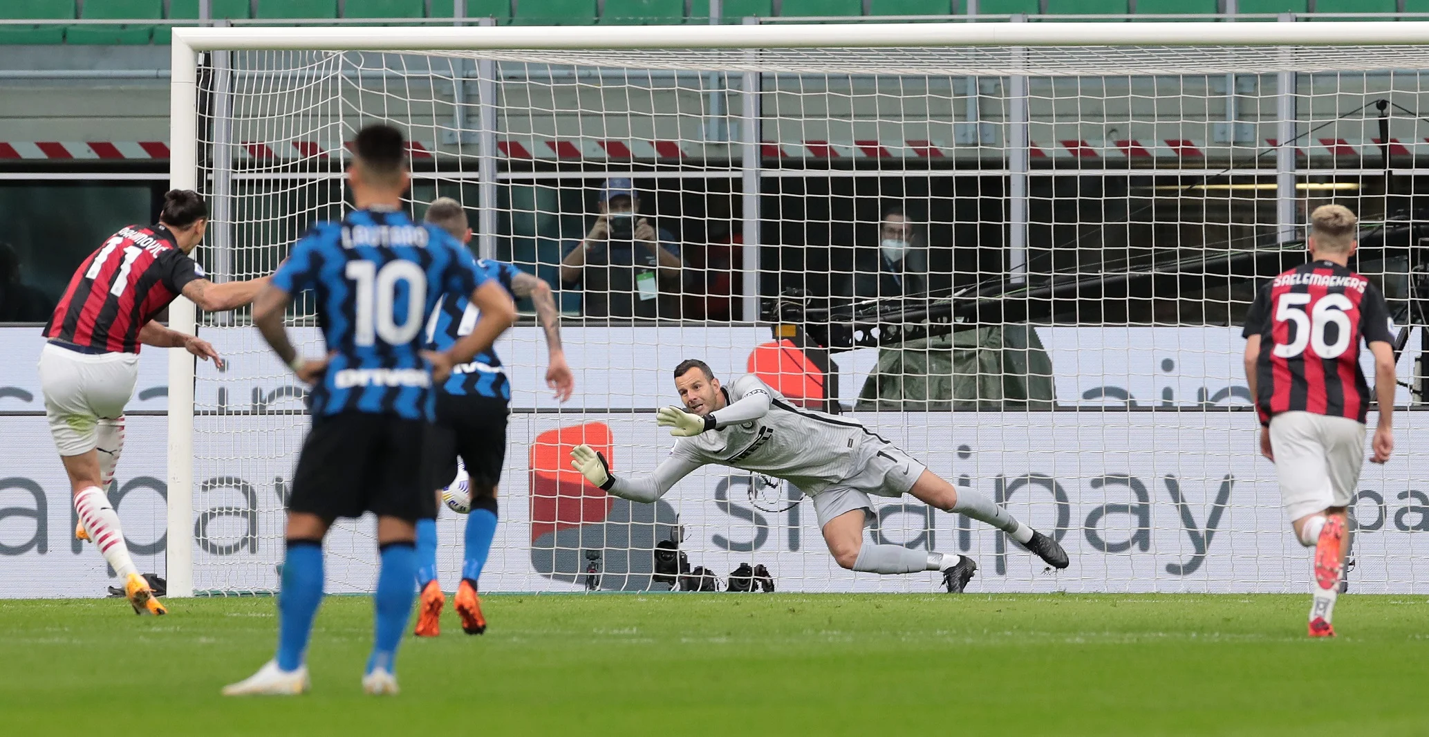 Ібрагімовіч кує перемогу в першому дербі сезону / ФК Інтер