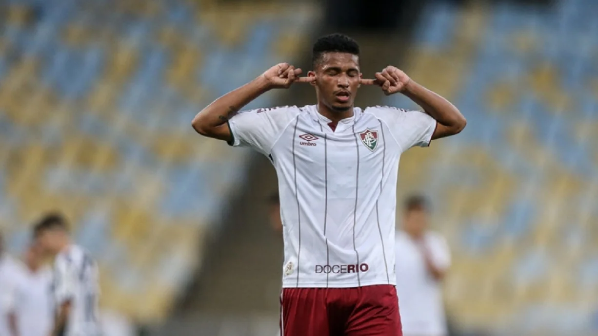 Маркос Паулу / Lance