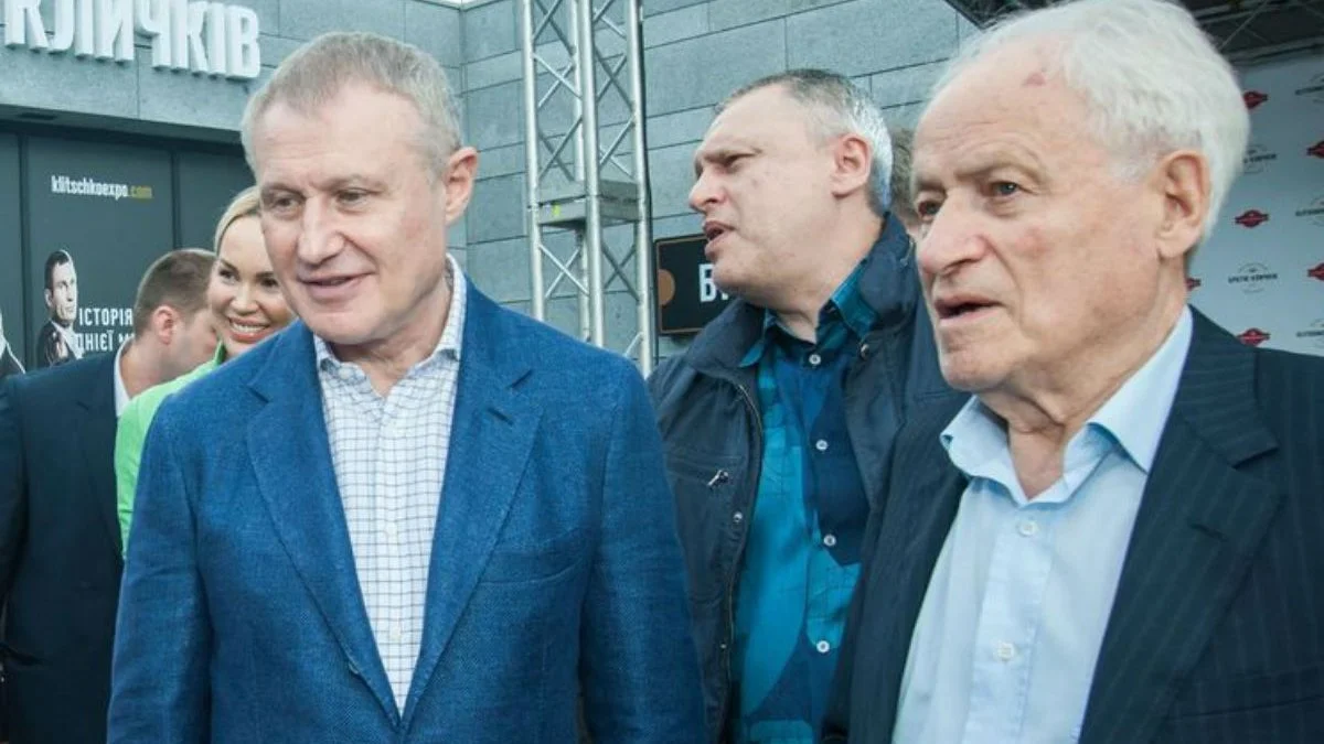 Братья Суркисы вместе со своим отцом / фото ФК Динамо