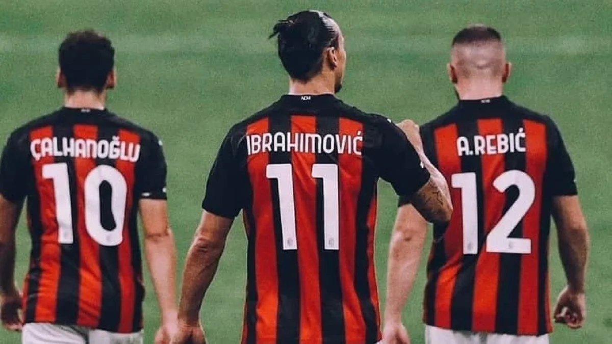 Дублі Ібрагімовіча та Ребіча у відеоогляді нищівної перемоги Мілана над Кротоне