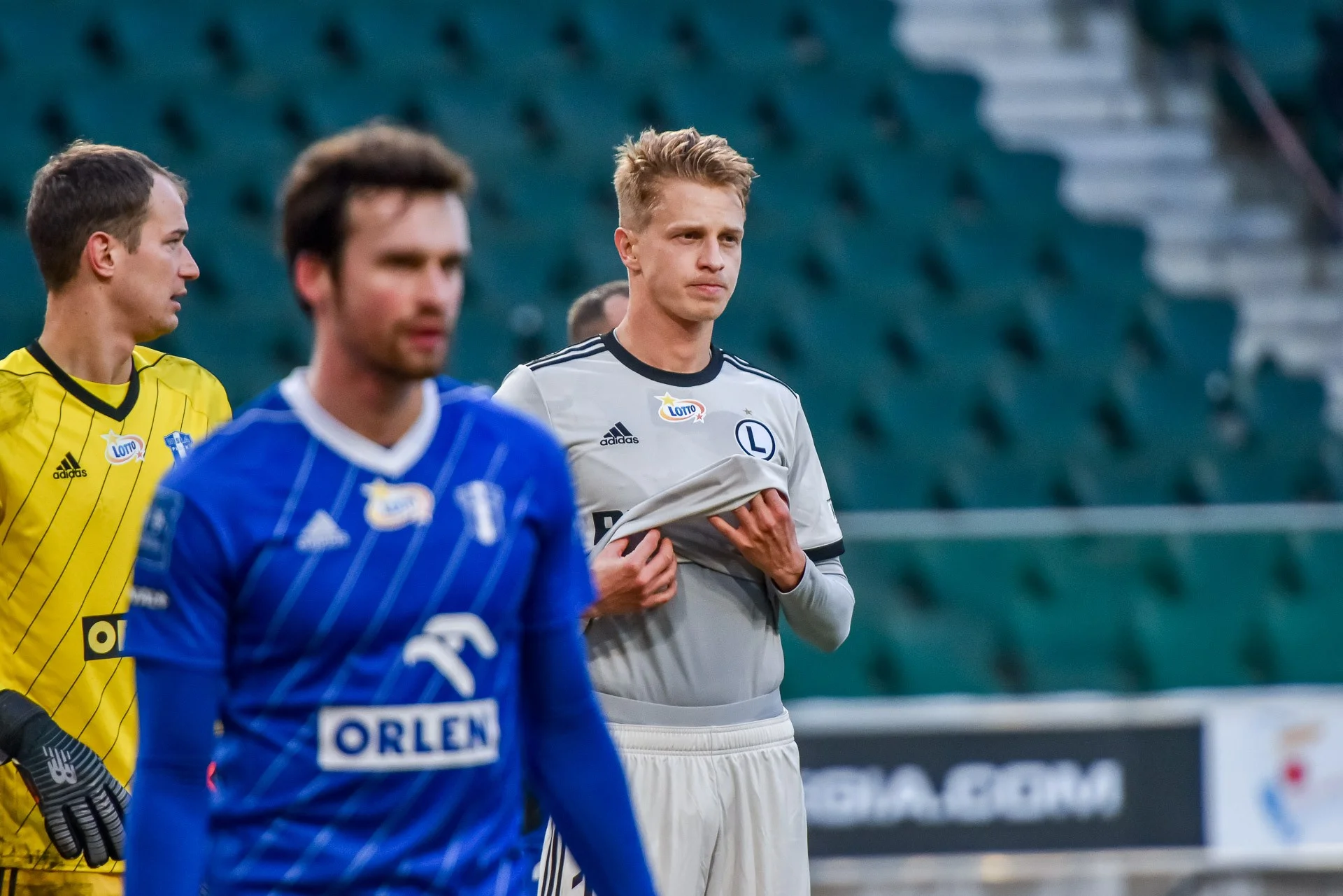 Артем Шабанов (справа) в матче Легия – Висла Плоцк