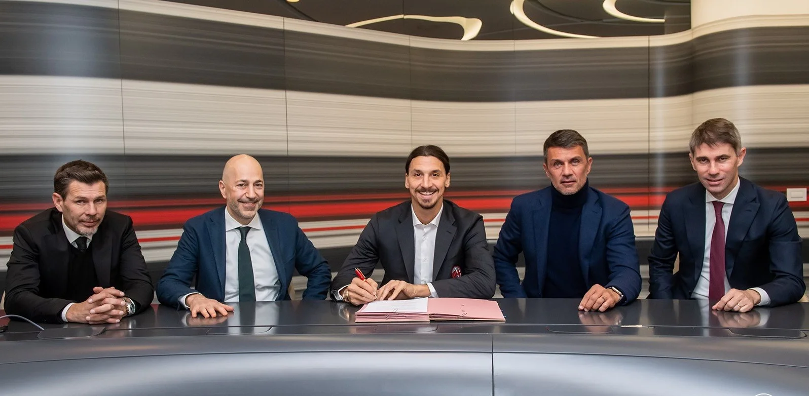 Фото ФК Мілан