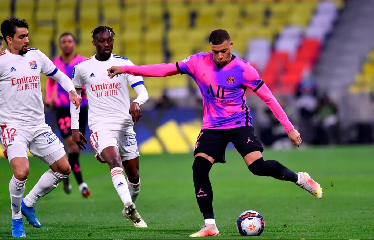 Лион – ПСЖ – 2:4 – видео голов и обзор матча