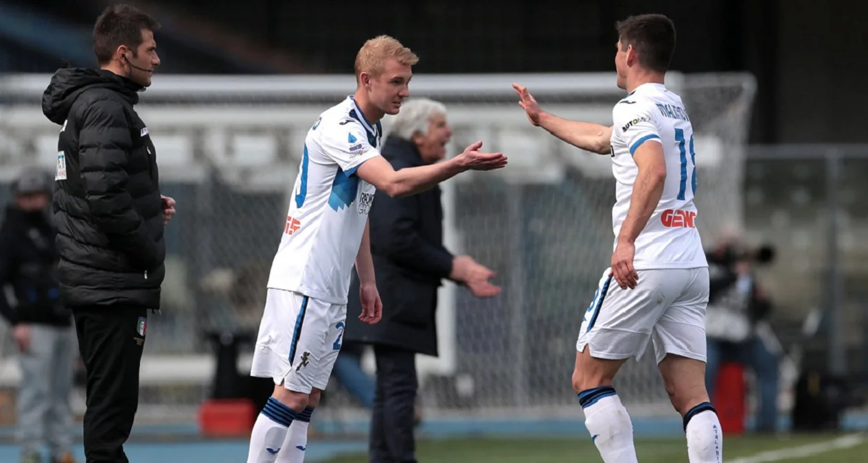 Виктор Коваленко меняет Руслана Малиновского / Getty Images