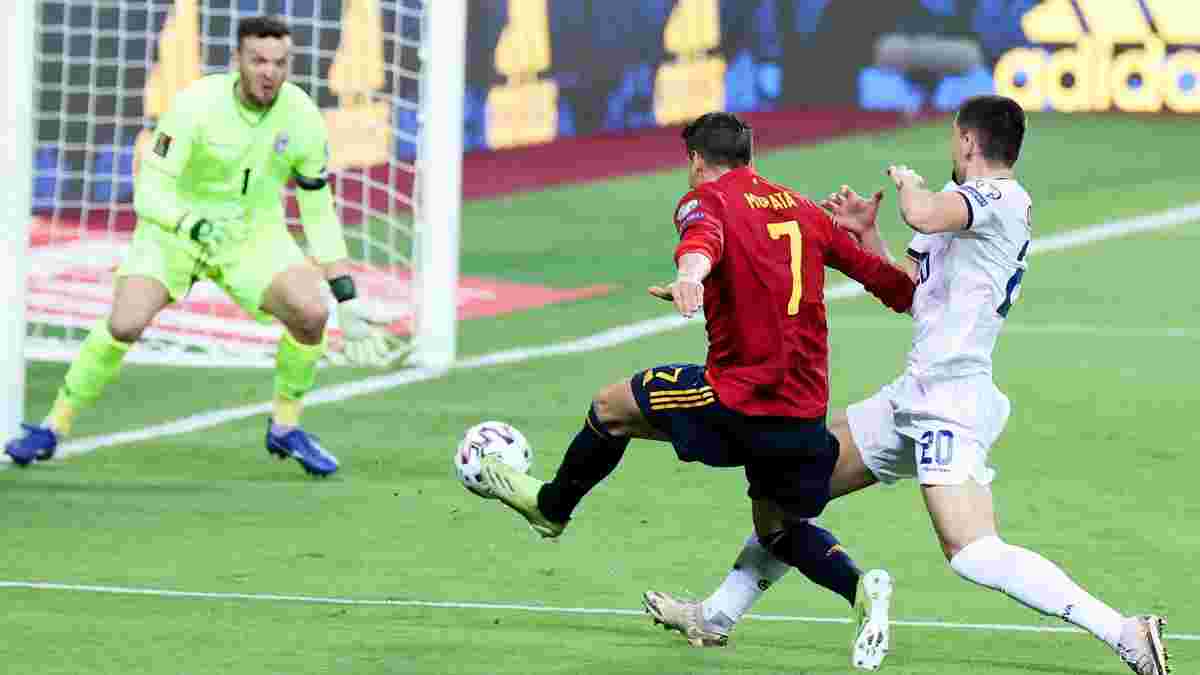 Збірна Іспанії пропустила ганебний гол майже з центра поля – голкіпер повторив помилку Луніна 