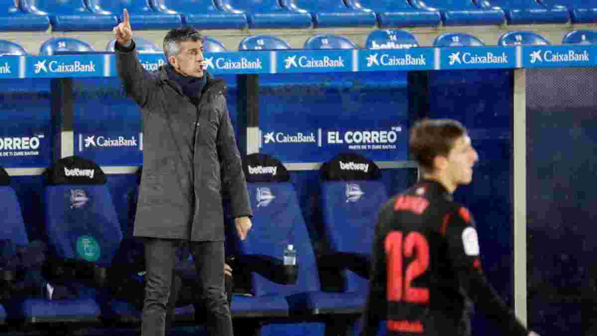 Тренер Реал Сосьєдада видав шоу на прес-конференції після виграшу Кубка Іспанії – футболка, шарф і несамовитий крик