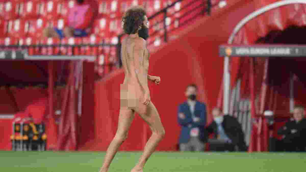 Гранада – Манчестер Юнайтед: стрикером оказался бизнесмен-эксгибиционист – его голый зад знает вся Испания