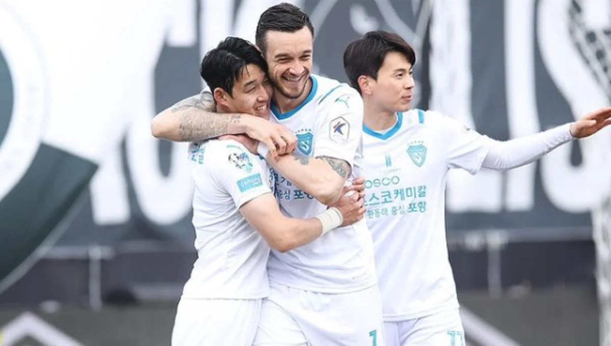 Борис Тащи (в центре) / Фото из соцсетей