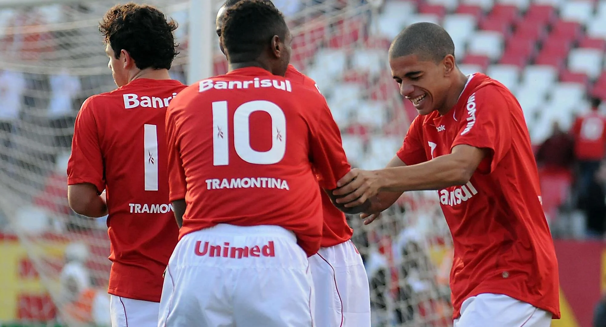 Тайсон (крайний справа) / Yahoo Esportes