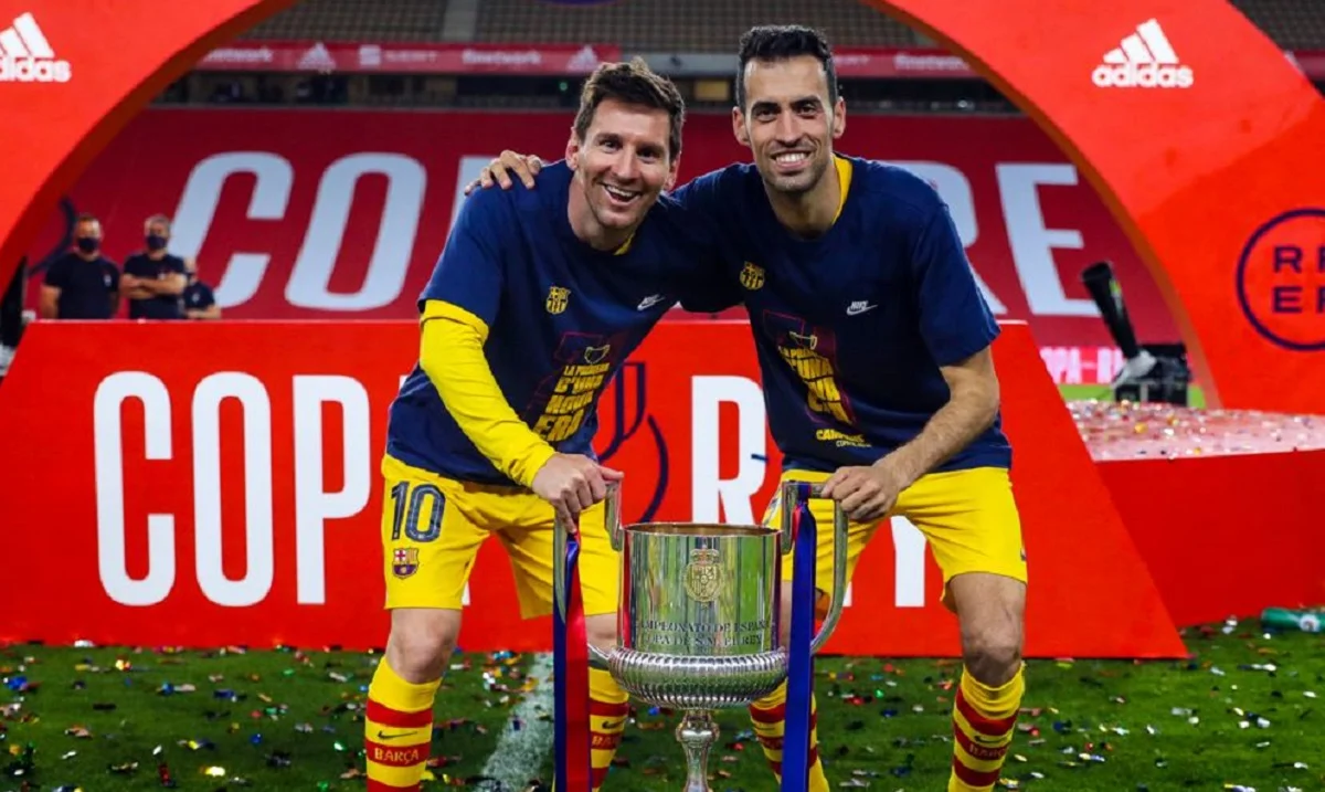 Месси и Бускетс с Кубком Испании / ФК Барселона