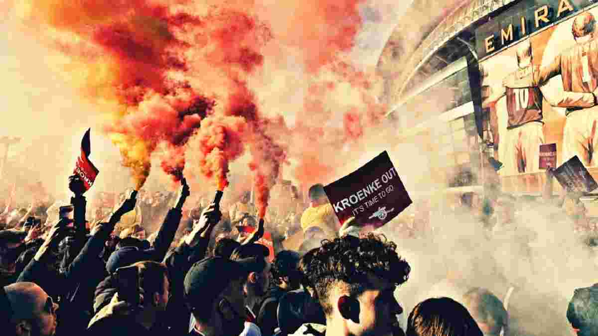 Арсенал в епіцентрі пекельного протесту – тисячі фанатів влаштували мітинг біля домашнього стадіону