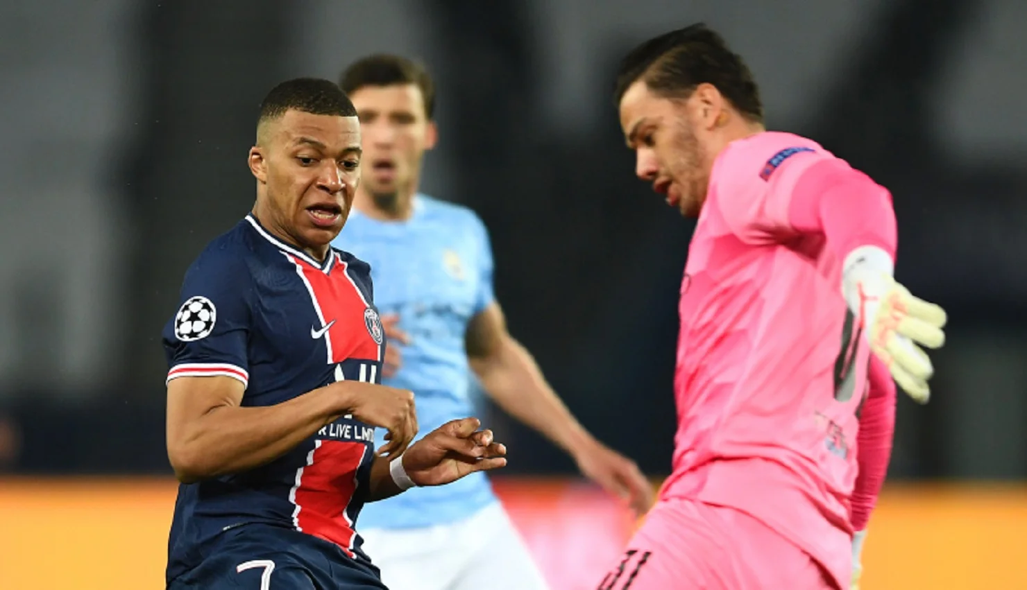 Мбаппе та Едерсон / Фото talkSPORT