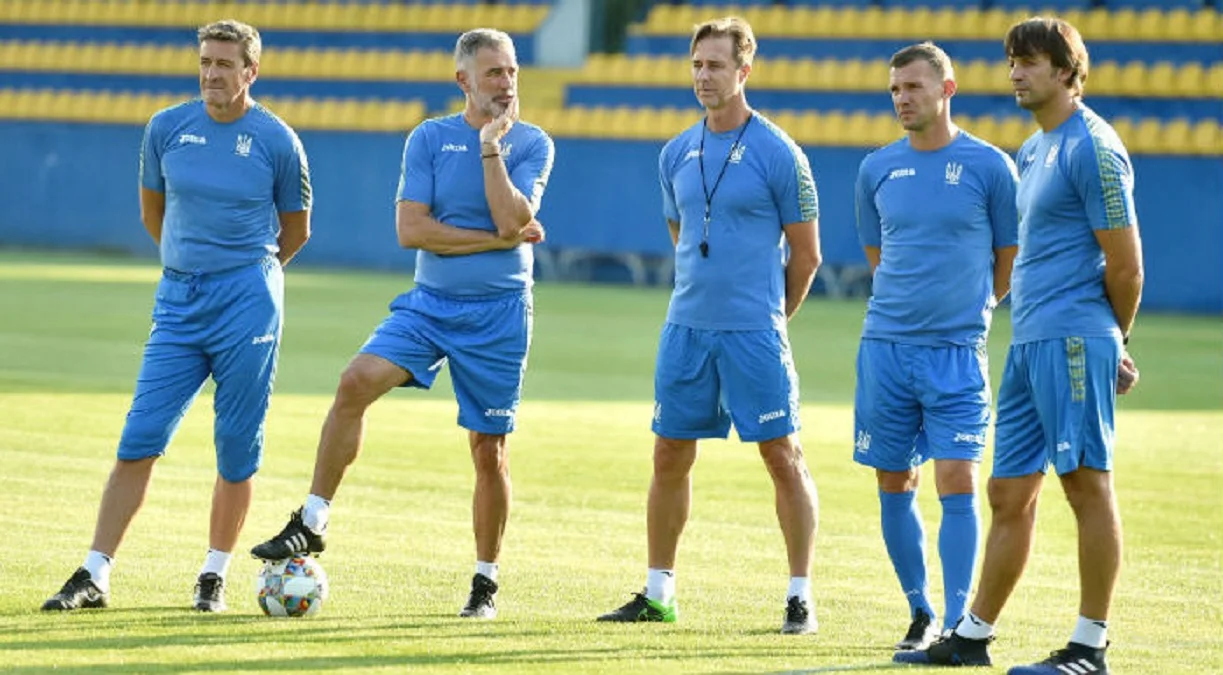 Тренерський штаб збірної України / Фото П. Кубанова